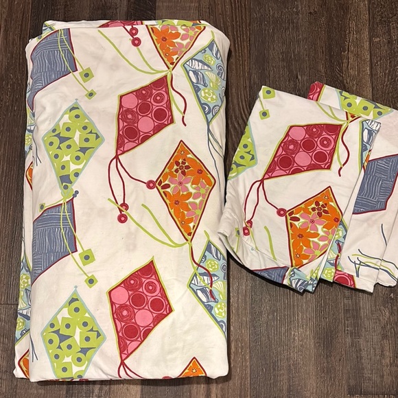 Garnet Hill Twin Duvet Two Standard Pillowcases, Kite pattern - Picture 1 of 2